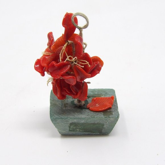 Vintage Place Card Holders Poinsettia Flowers with Red Glass Petals in Green Sto - Picture 9 of 10